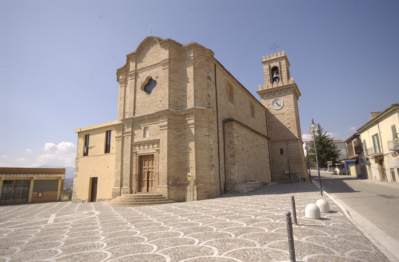 Torricella_Sicura_town_center